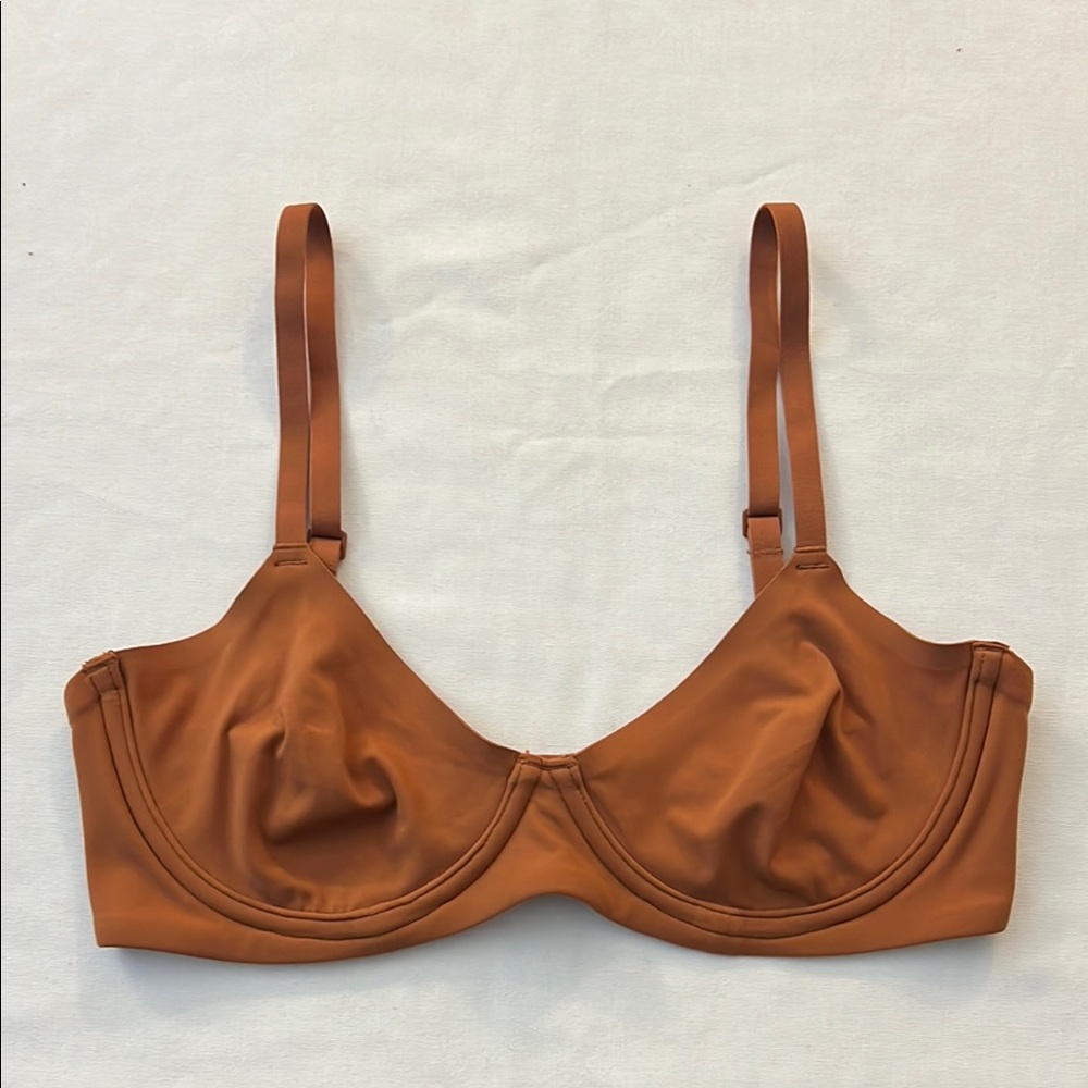 SKIMS FITS EVERYBODY UNLINED DEMI BRA